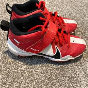 Boys Youth/Cleats Size 1